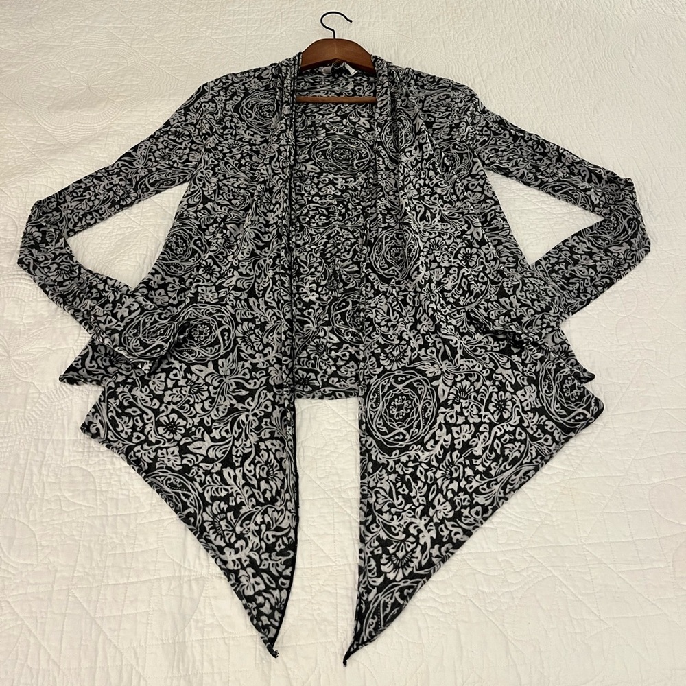 Dark and Light Gray contrast  Patterned Women's Top